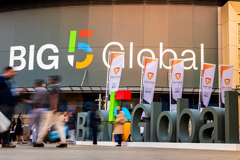 Attendees at Big 5 Global event outside a building